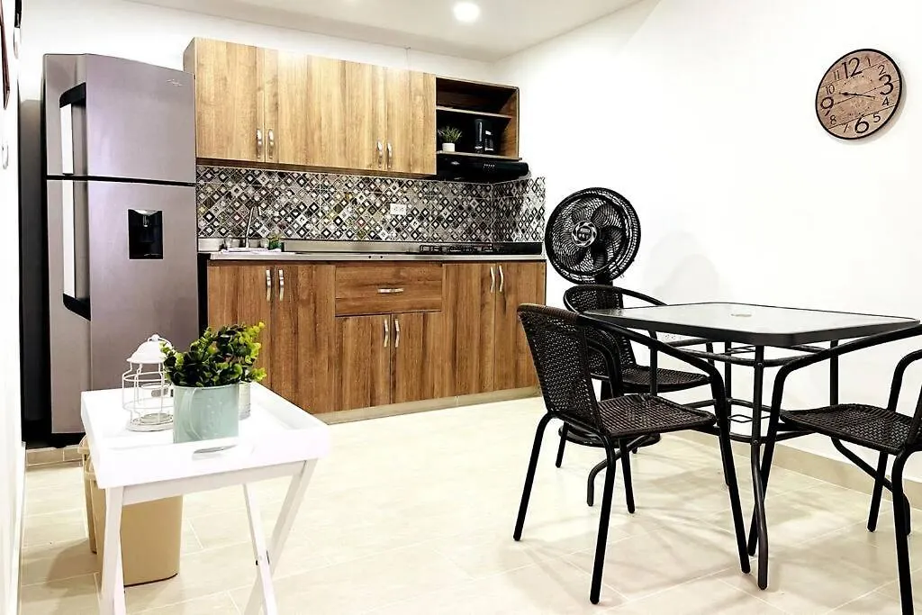 Apartment Acogedor,Luz Natural , Agua Caliente ,200 Mbps,Central. Medellin Colombia