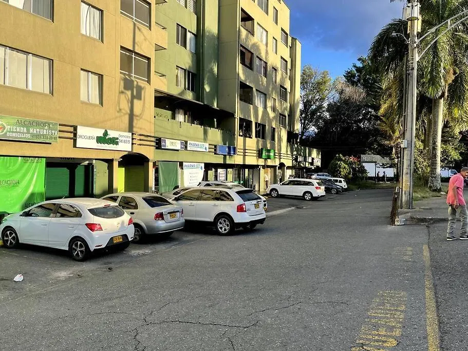 Apartment Acogedor,Luz Natural , Agua Caliente ,200 Mbps,Central. Medellin